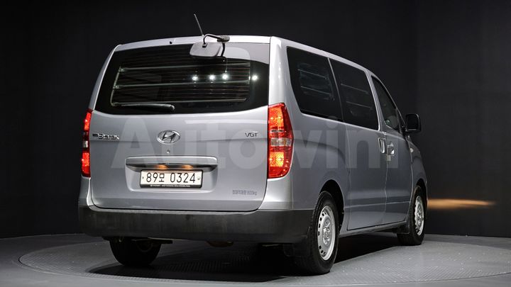Hyundai Starex 2018 — 2
