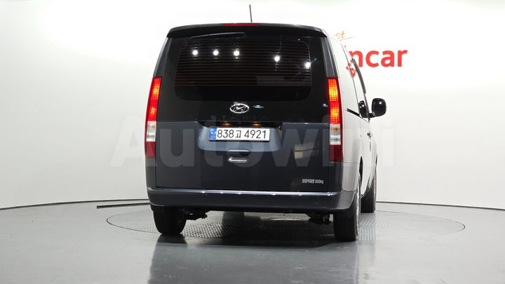 Hyundai Staria 2022 — 4