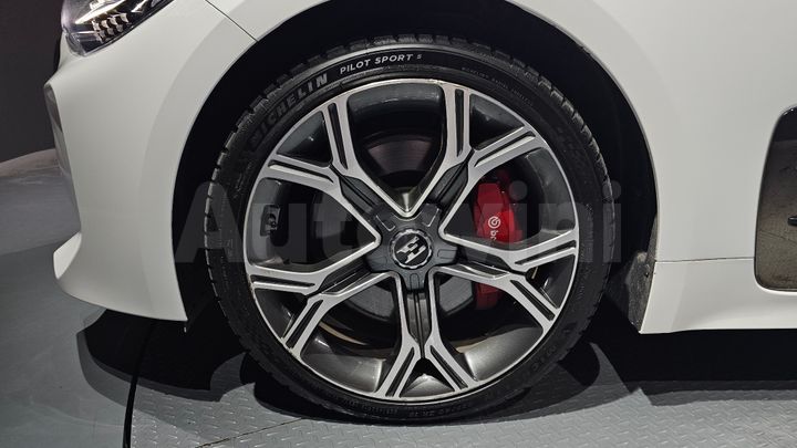 Kia Stinger 2020 — 5