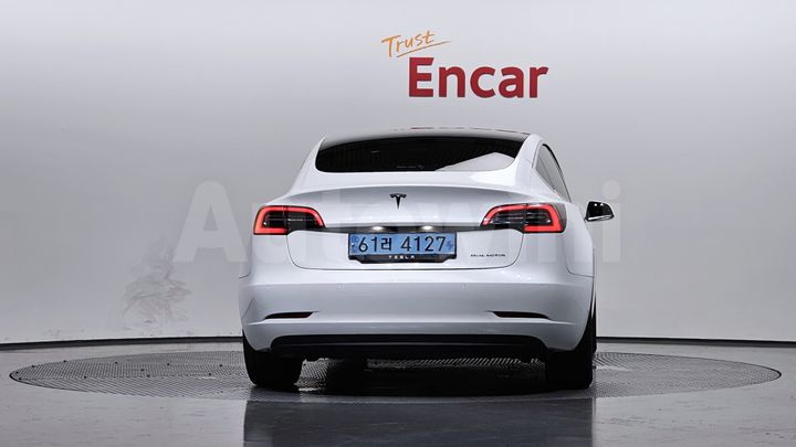 Tesla Model 3 2020 — 4