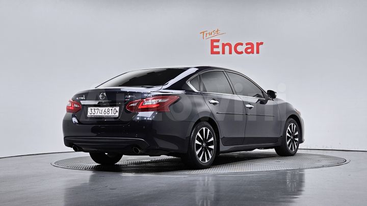 Nissan Altima 2018 — 2