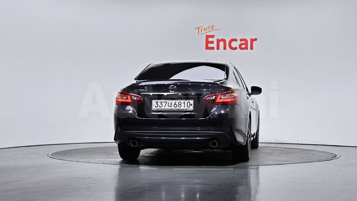 Nissan Altima 2018 — 4