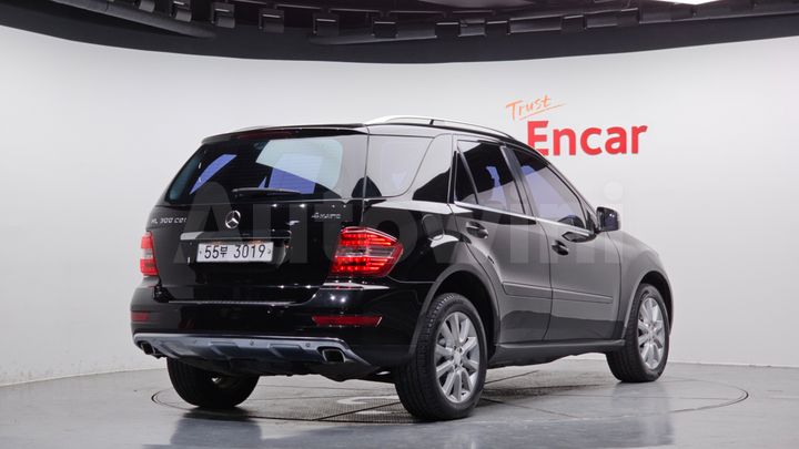 Mercedes Benz M Class 2011 — 2