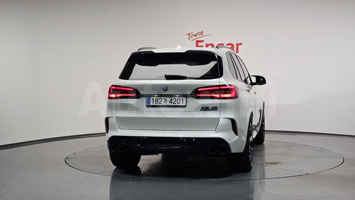 BMW X5M 2023 — 4