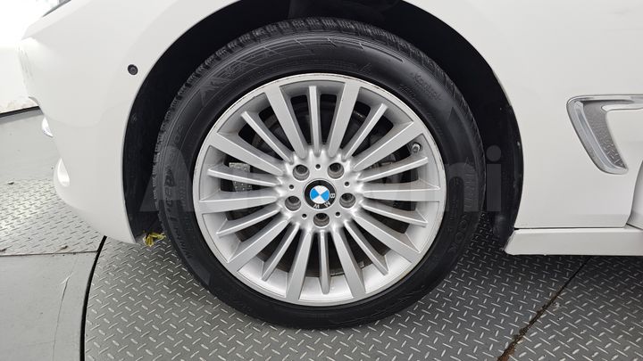 BMW 3 Series 2020 — 5