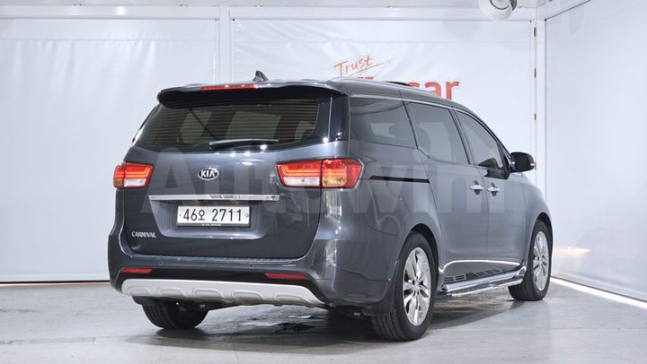 Kia Carnival 2016 — 2