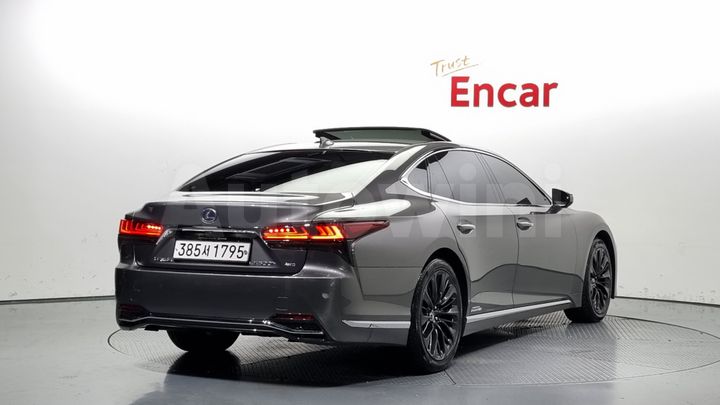 Lexus LS