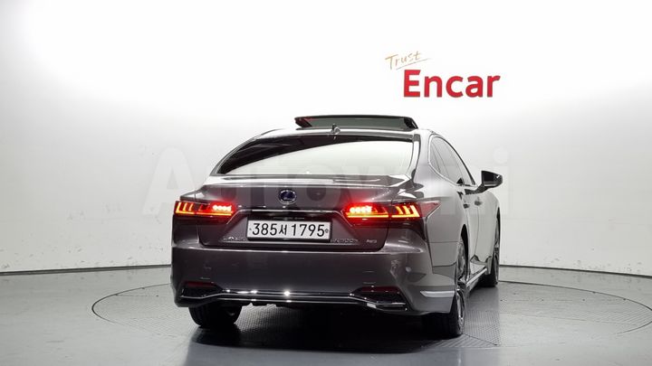 Lexus LS 2022 — 4