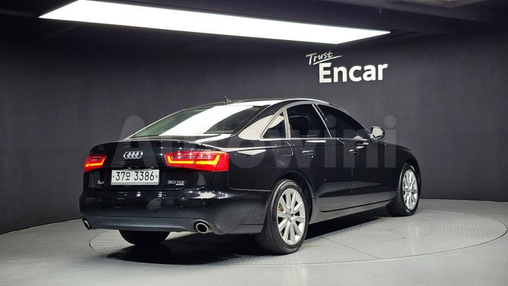 Audi A6 2012 — 2