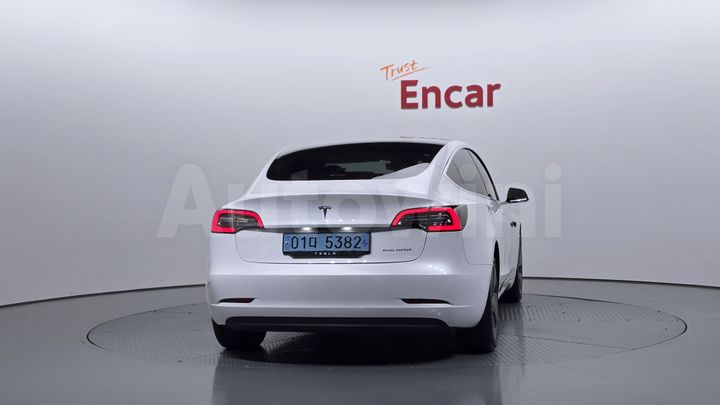 Tesla Model 3 2020 — 4