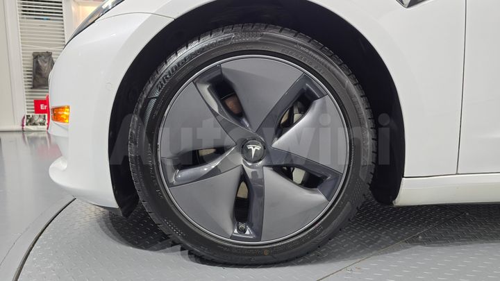Tesla Model 3 2020 — 5