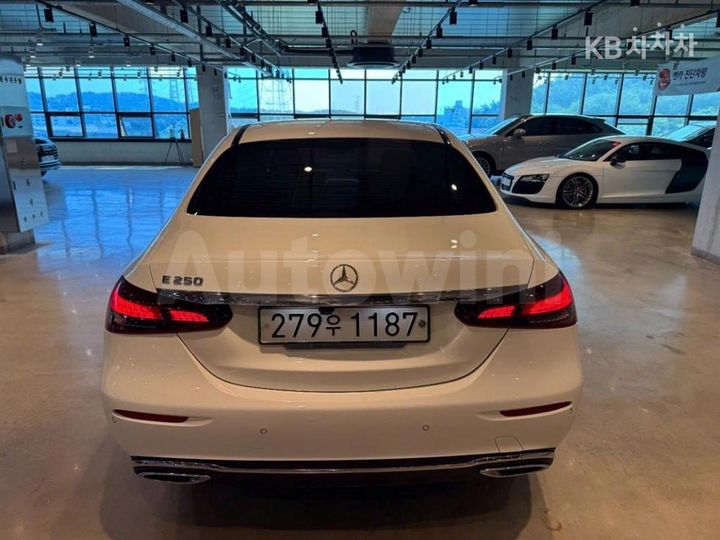 Mercedes-Benz E Class 2021 — 5