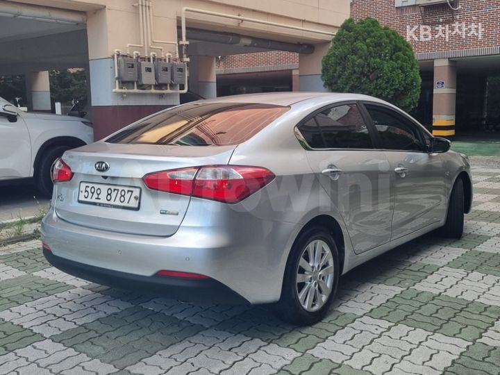 Kia K3 2015 — 2