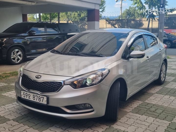 Kia K3 2015 — 4