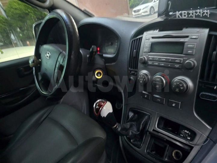 Hyundai Starex 2011 — 3