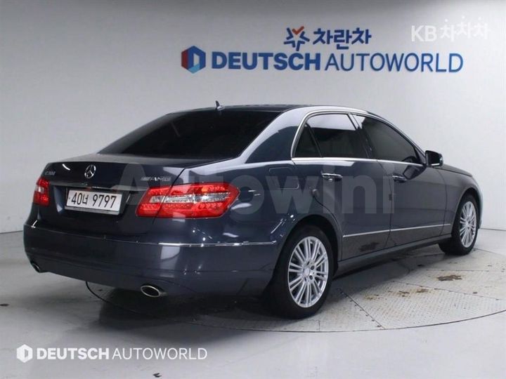 Mercedes-Benz E Class 2010 — 3