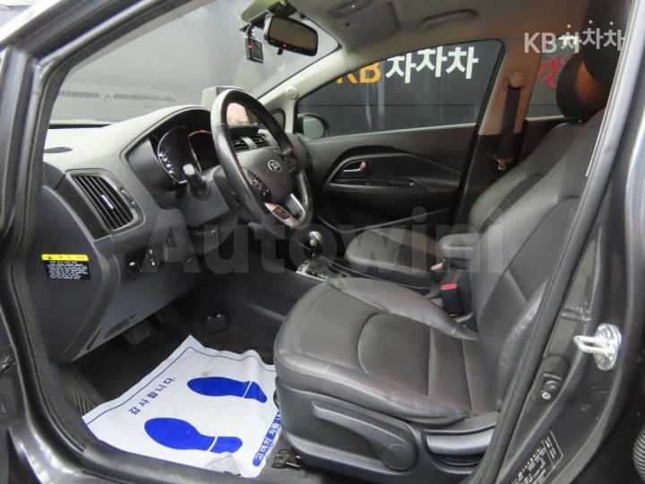 Kia Pride 2014 — 5