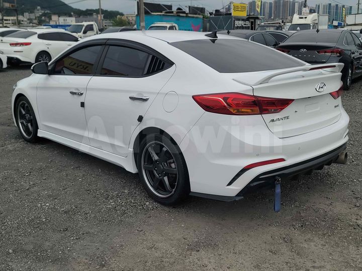 Hyundai Avante 2017 — 5