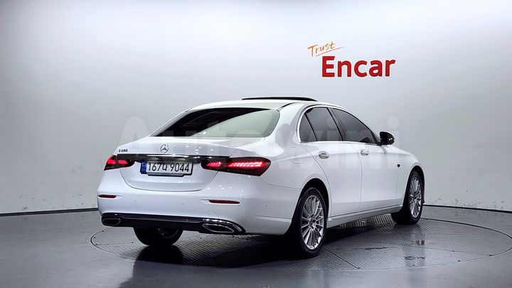 Mercedes-Benz E Class 2023 — 2