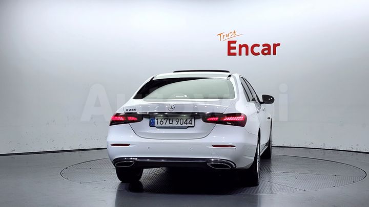 Mercedes-Benz E Class 2023 — 4