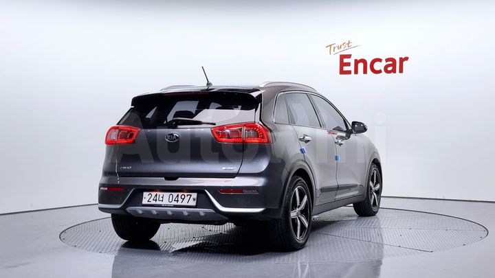 Kia Niro 2017 — 2