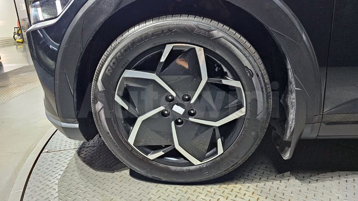 Hyundai Ioniq5 2023 — 5