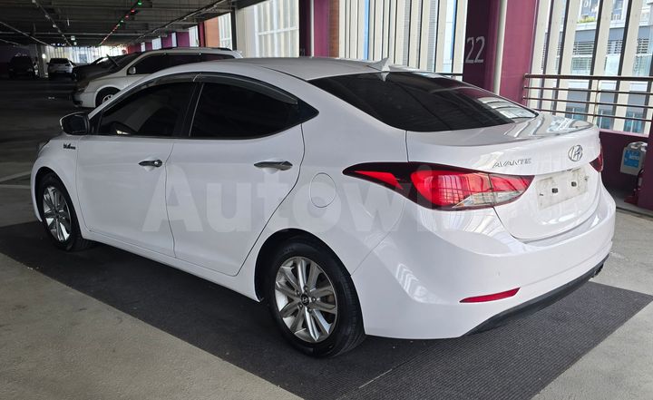 Hyundai Avante 2015 — 5