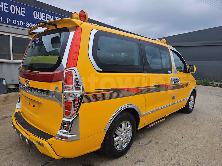 Hyundai Starex