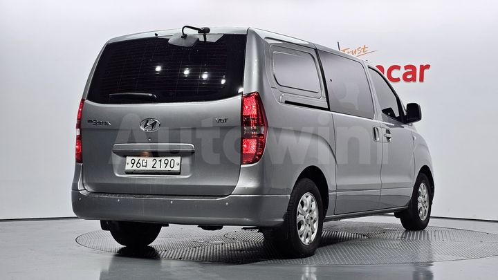 Hyundai Starex 2015 — 2
