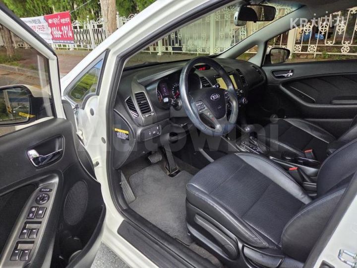 Kia K3 2015 — 5