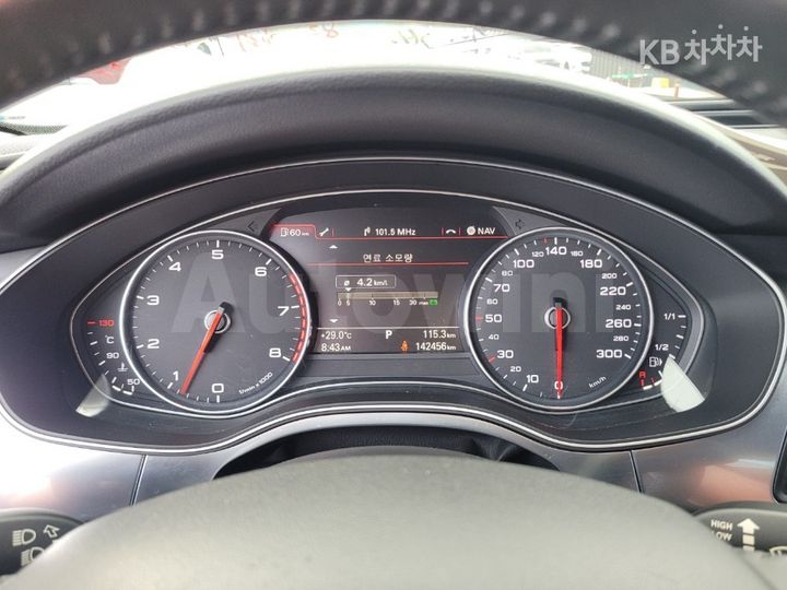 Audi A6 2012 — 5