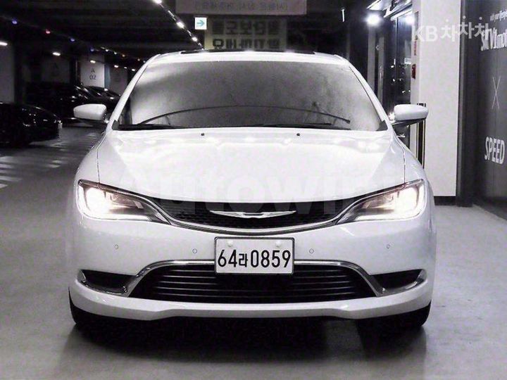 Chrysler 200