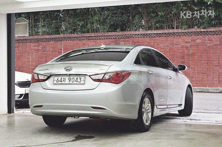 Hyundai Sonata 2011 — 3