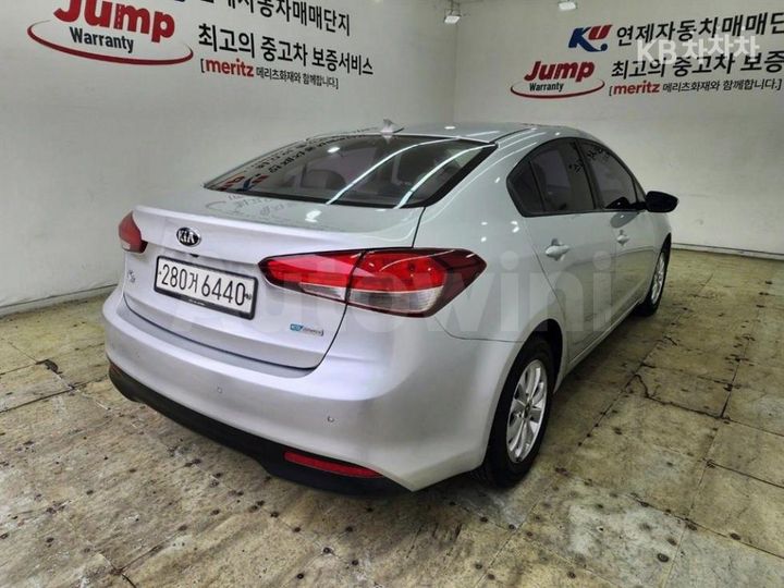 Kia K3 2017 — 4
