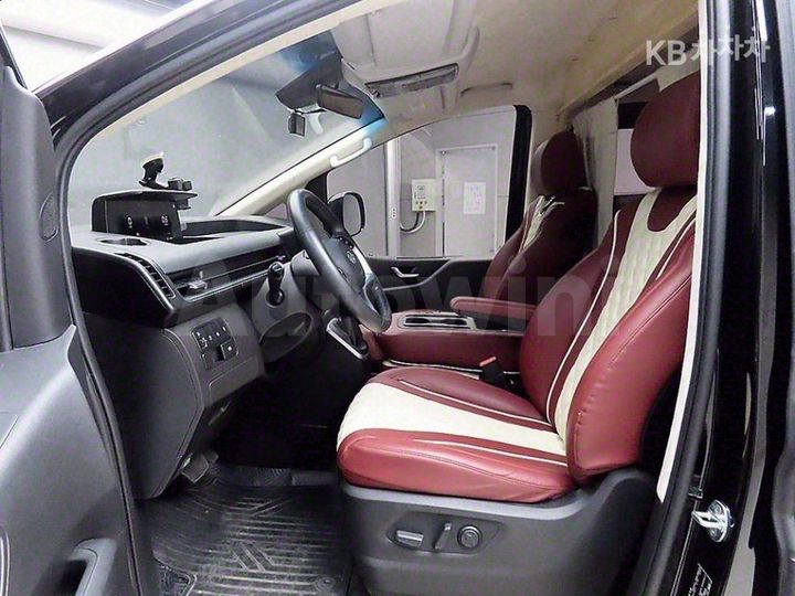 Hyundai Staria 2022 — 5