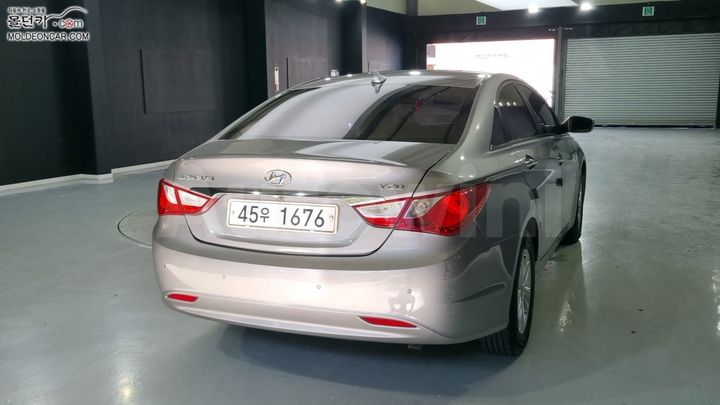 Hyundai Sonata 2009 — 2