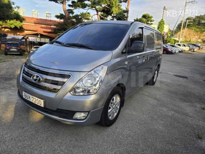 Hyundai Starex 2017 — 2