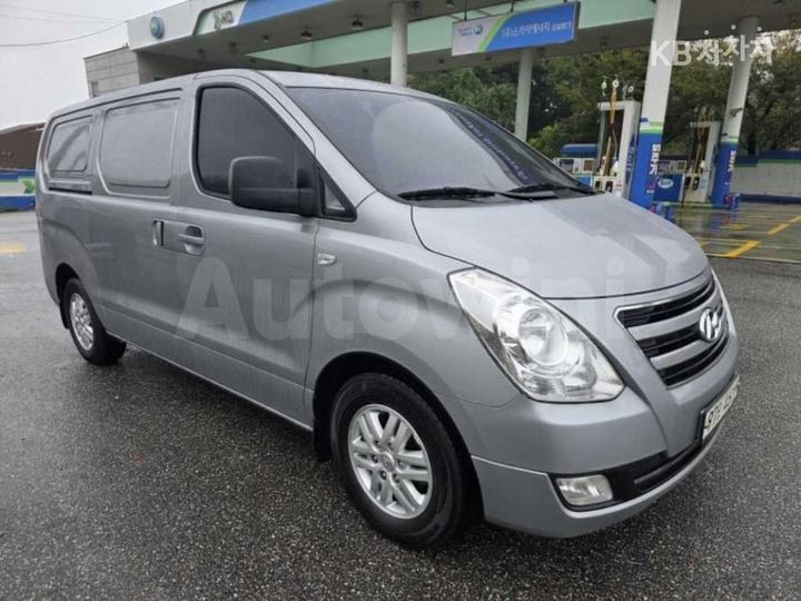 Hyundai Starex 2018 — 2