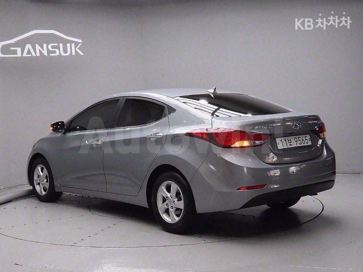Hyundai Avante 2016 — 3