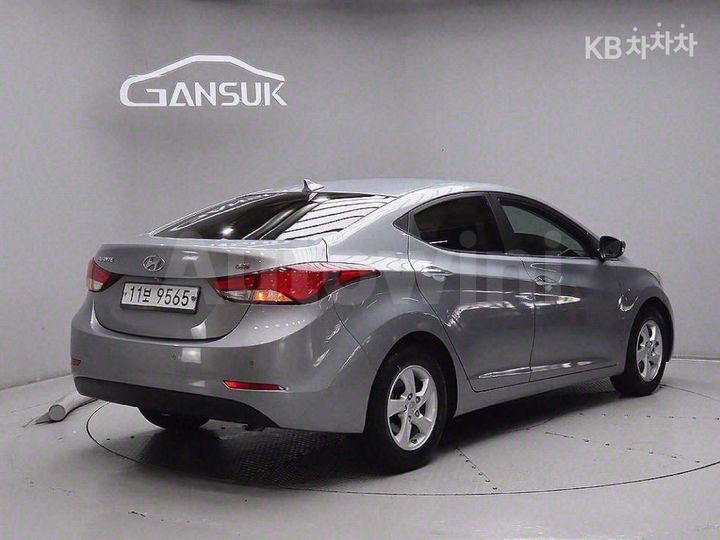 Hyundai Avante 2016 — 4
