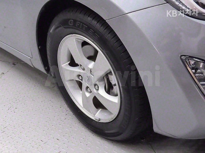 Hyundai Avante 2016 — 5
