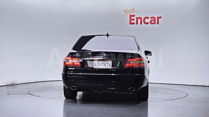 Mercedes Benz E Class 2011 — 4