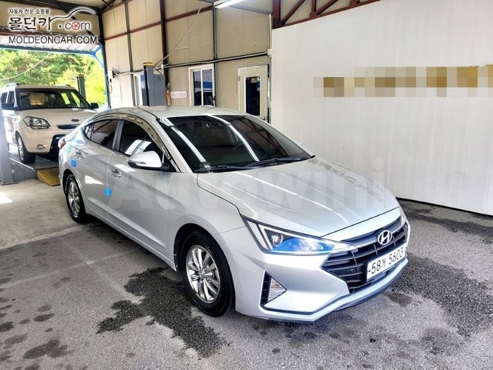 Hyundai Avante 2018 — 3