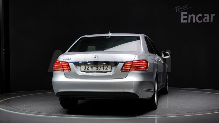 Mercedes-Benz E Class 2014 — 4