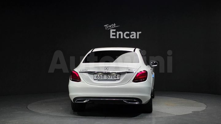 Mercedes-Benz C Class 2019 — 4
