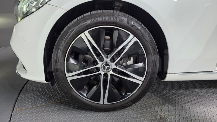 Mercedes-Benz C Class 2019 — 5