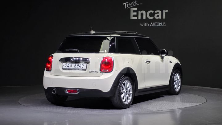 Mini Cooper 2015 — 2