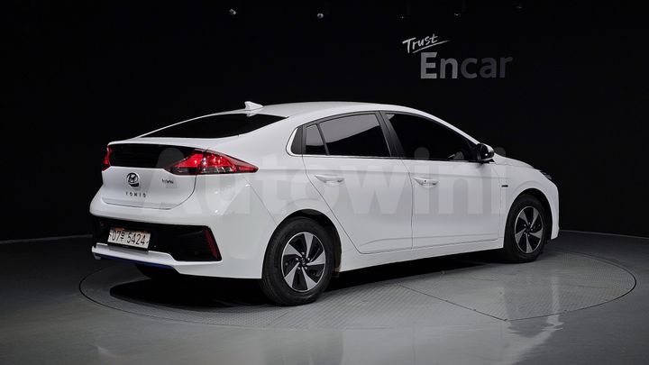 Hyundai Ioniq 2017 — 2