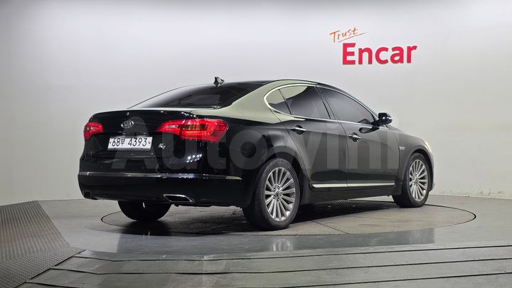 Kia K7 2011 — 2