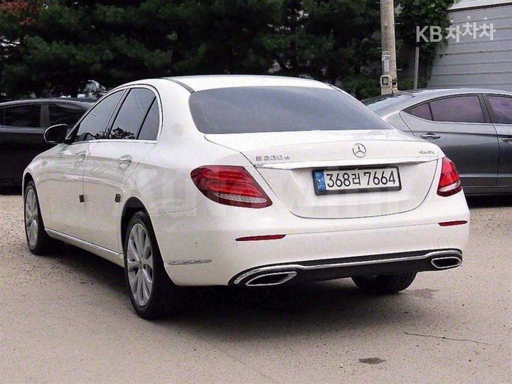 Mercedes Benz E Class 2018 — 3